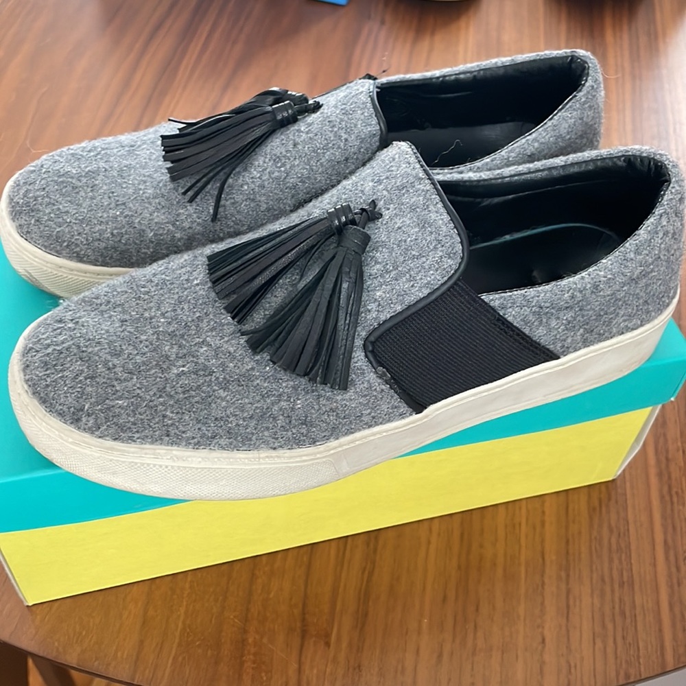 Marc Fisher LTD SADEE tassel slip on sneaker